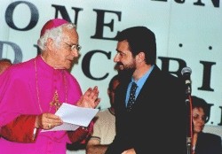 S.E. Mons. Accogli con Giuliano S.E. Mons. Accogli con Giuliano