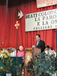 Giuliano Monaco Responsabile della Comunità Primavera accoglie Mons. Mani Giuliano Monaco Responsabile della Comunità Primavera accoglie Mons. Mani