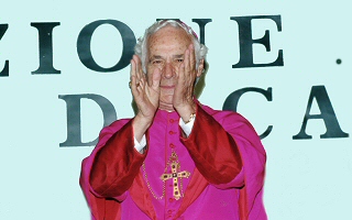 Mons. Accogli applaude al Re dei Re! Mons. Accogli applaude al Re dei Re!