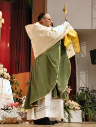 l'Adorazione Eucaristica l'Adorazione Eucaristica