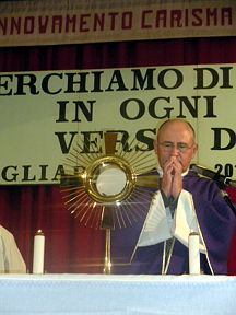 Adorazione Eucaristica Adorazione