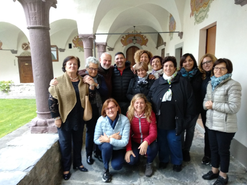 Padre Natale Merelli insieme ad alcuni membri della Comunità Primavera Padre Natale Merelli insieme ad alcuni membri della Comunità Primavera