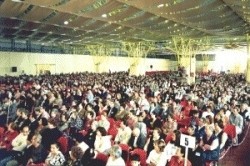 fedeli ad un Convegno di Evangelizzazione fedeli